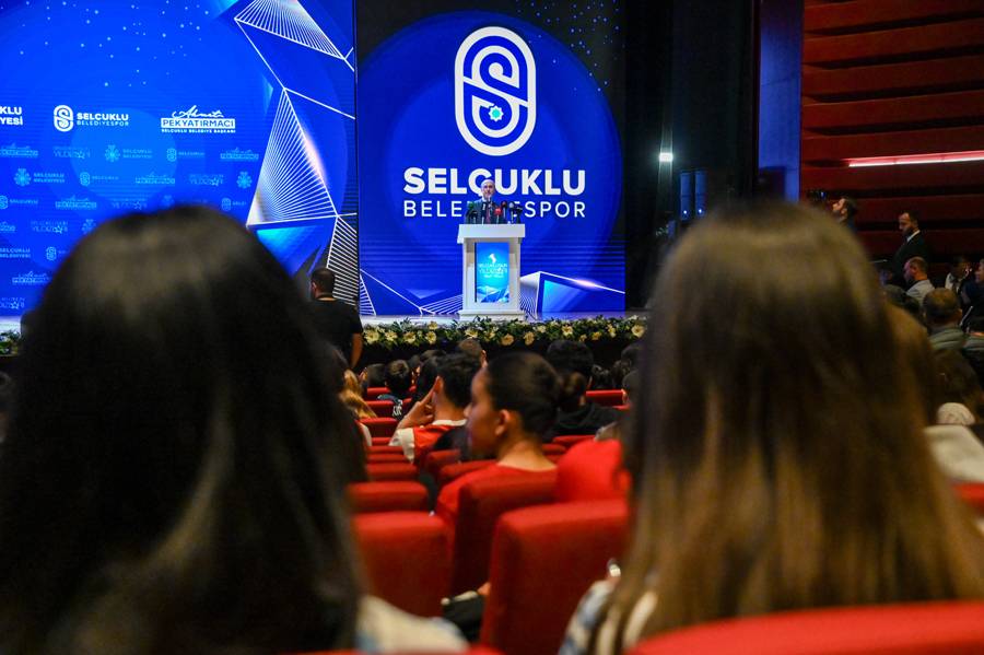 Selçuklu’nun başarısı salona sığmadı 11